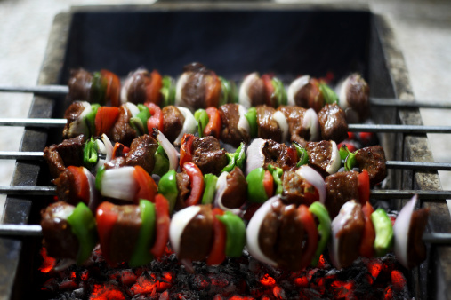 Beef shishkabobs with vegetable.