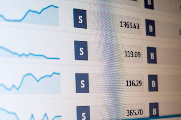 istock Trading stock online 1161928913
