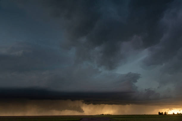 Heavy rainfall under a supercell in Colorado, USA Heavy rainfall under a supercell in Colorado, USA Microburst stock pictures, royalty-free photos & images