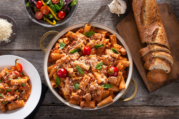 Chicken Rigatoni Rigatoni with Chicken and Marinara Sauce (Chicken Riggies) chicken rigatoni stock pictures, royalty-free photos & images