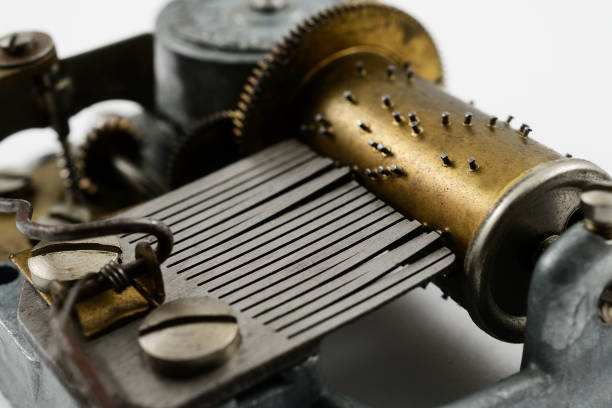 meccanismo del carillon vintage, sporgenze metalliche e cilindri - foto stock