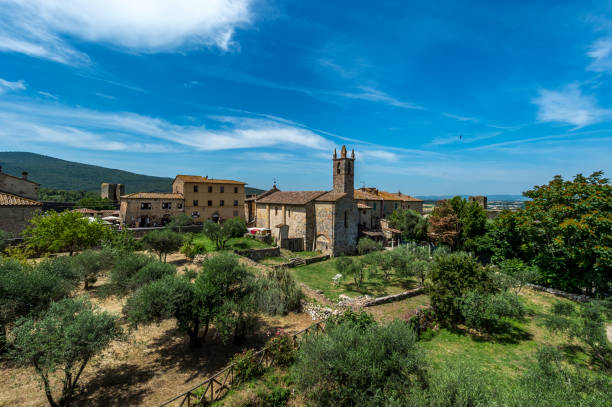 istock The Monteriggioni town 1162059327