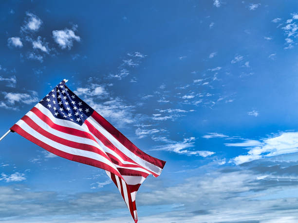 amerikanische flagge - horizontal gestreiften vorhängen stock-fotos und bilder