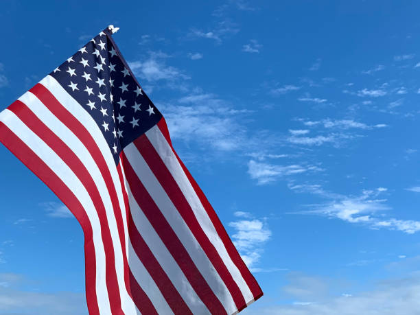 amerikanische flagge - horizontal gestreiften vorhängen stock-fotos und bilder