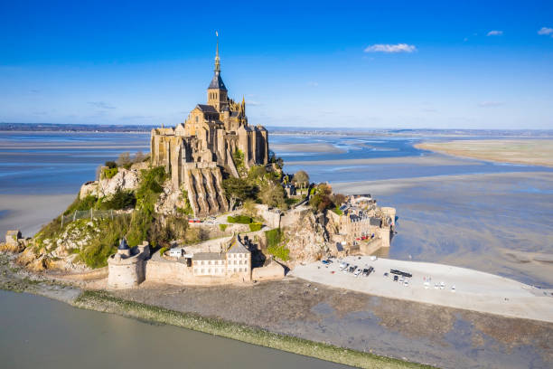 The famous of top view at Mont-Saint-Michel, Normandy, France The famous of top view at Mont-Saint-Michel, Normandy, France mont saint michel photos stock pictures, royalty-free photos & images
