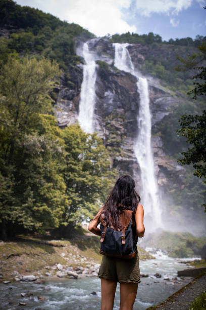 zurück zur natur. - waterfall water nature zen like stock-fotos und bilder