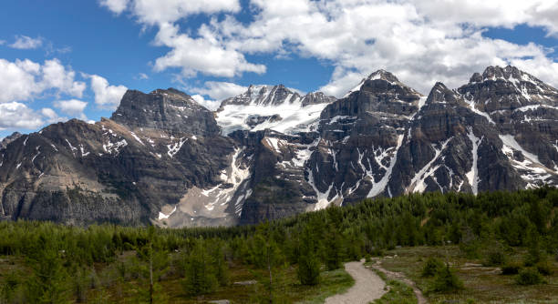 istock Valley of Ten Peaks 1162161866