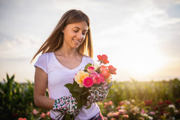 istock Women love flowers! 1162174585