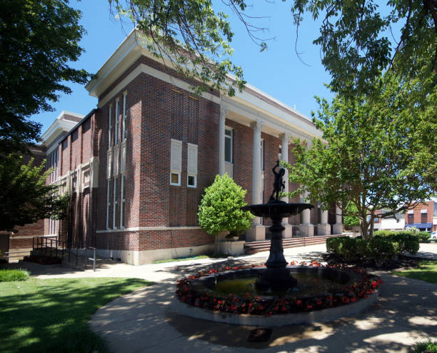 istock Haywood County Courthouse  (TN)  2/2 1162201668