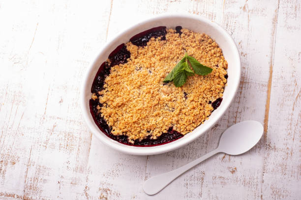 tarte crumble - pie fruit cobbler sweet food photos et images de collection