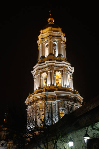 bellissimi paesaggi dall'ucraina - lvov dome summer light foto e immagini stock