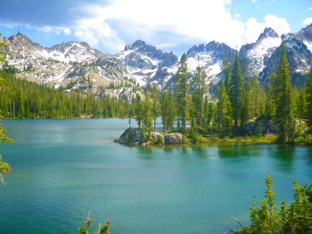 istock Twin Lake of Cental Idaho 1162260456