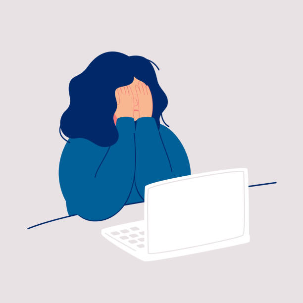 illustrations, cliparts, dessins animés et icônes de la femme de disheveled s'assied à l'ordinateur et pleurant couvrant son visage avec ses mains. - affolé illustrations