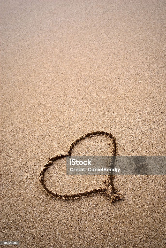 Coeur dans le sable - Photo de Amour libre de droits
