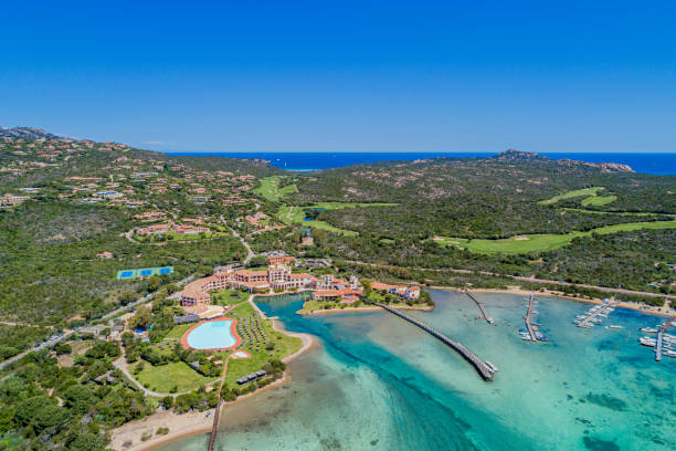Cala di Volpe in Porto Cervo Aerial view of Cala di Volpe in Porto Cervo in Sardinia COsta Smeralda Cala Di Volpe stock pictures, royalty-free photos & images