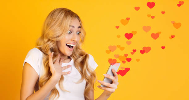 istock Social network sharing and commenting in online community 1162297216