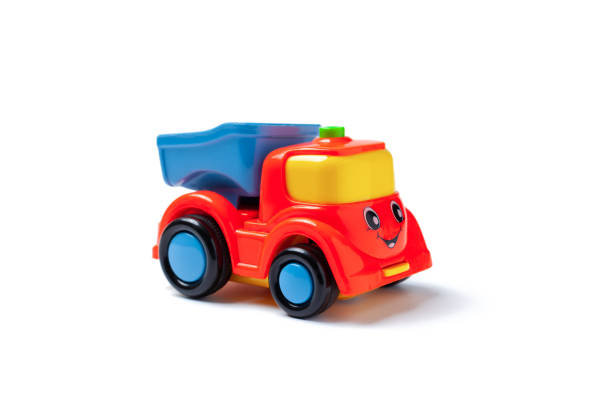 camión de juguete sobre fondo blanco - neumático and foto de estudio and nadie fotografías e imágenes de stock