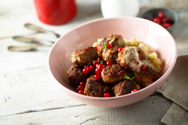 istock Swedish meatballs with potato 1162315594