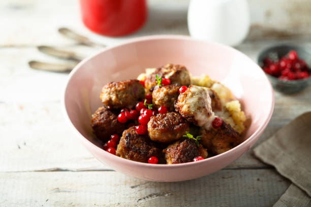 istock Swedish meatballs with potato 1162315602