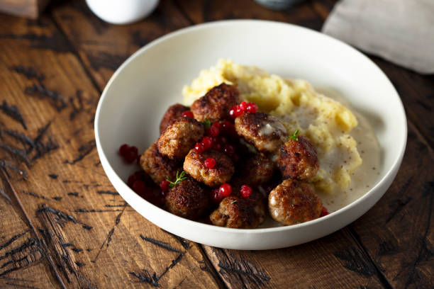 istock Swedish meatballs with potato 1162318735