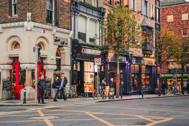 area temple bar a dublino. - dublin ireland brick built structure building exterior foto e immagini stock