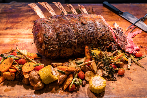 Wagyu beef roast prime rib, Carving food