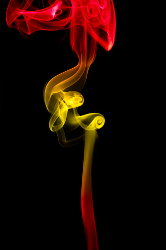 Textura De Humo Fondos Negros Con Bandera De Colores De España Foto de stock y más banco de imágenes de Abstracto - iStock Textura De Humo Fondos Negros Con Bandera De Colores De España Foto de stock y más banco de imágenes de Abstracto - iStock