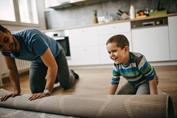 istock You are daddy's helping hand 1162453085