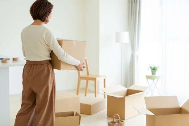 istock Women who are moving 1162510361