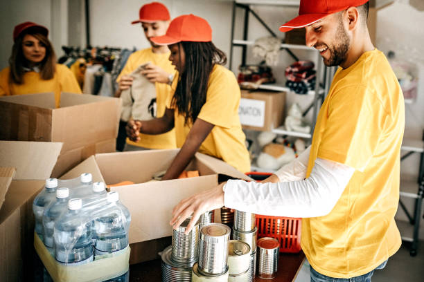 istock Fealing generous becous of helping to other 1162529718