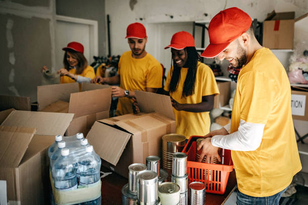 istock Fealing generous becous of helping to other 1162531219