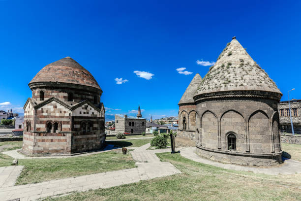 tre kumbet, erzurum, turchia - eastern anatolia foto e immagini stock