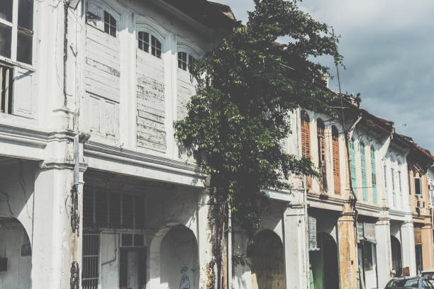 istock Old postcolonial buildings in Ipoh, Perak 1162560276