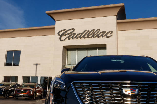 cadillac automobile dealership. cadillac jest luksusowym oddziałem general motors v - ats zdjęcia i obrazy z banku zdjęć