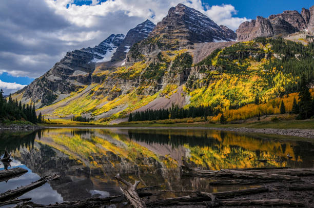 istock Colorado Maroon Bells - Crater Lake Autumn Reflection 1162649099