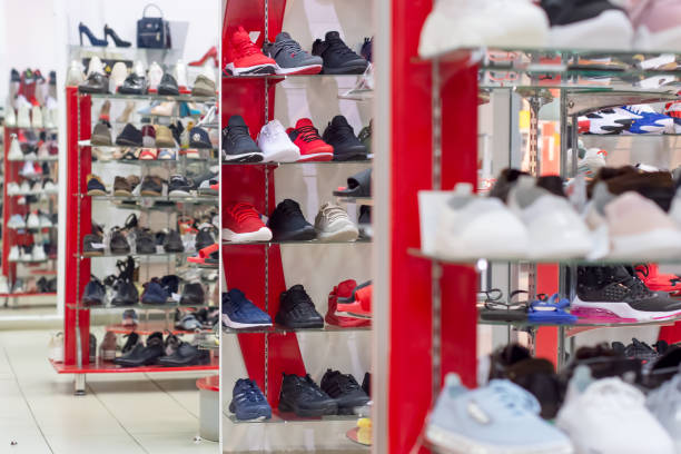 istock Shoe store with shoe shop windows, reflected in the mirror 1162677993
