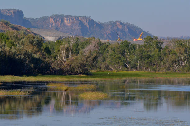 호주 북부 준주 자비루 근처 레인저 우라늄 광산 - kakadu national park 이미지 뉴스 사진 이미지