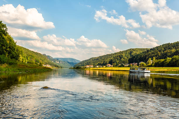 bad schandau, close to elbsandsteingebirge - sachsen stock-fotos und bilder