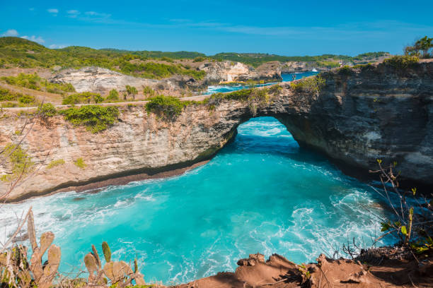 istock Broken bay with blue ocean in Nusa Penida, Bali 1162701965
