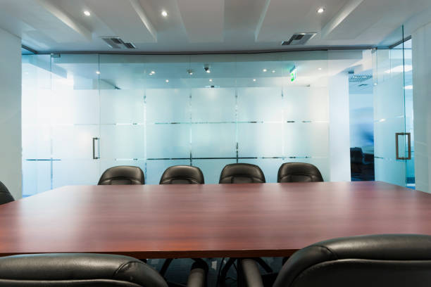 empty meeting room - conference room sign imagens e fotografias de stock