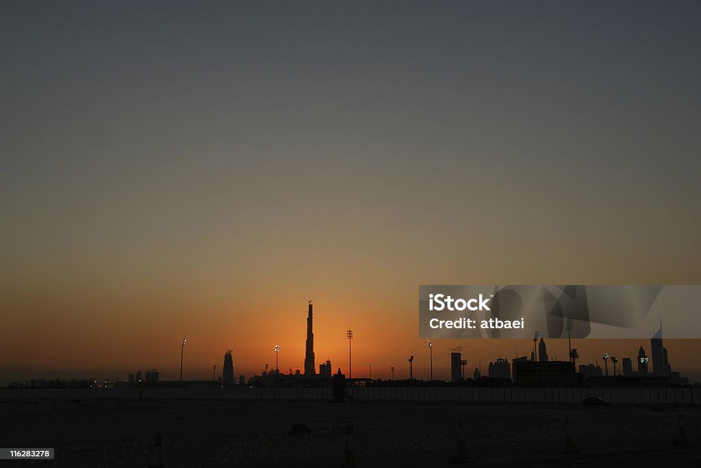 Skyline von DUbai - Lizenzfrei Abenddämmerung Stock-Foto