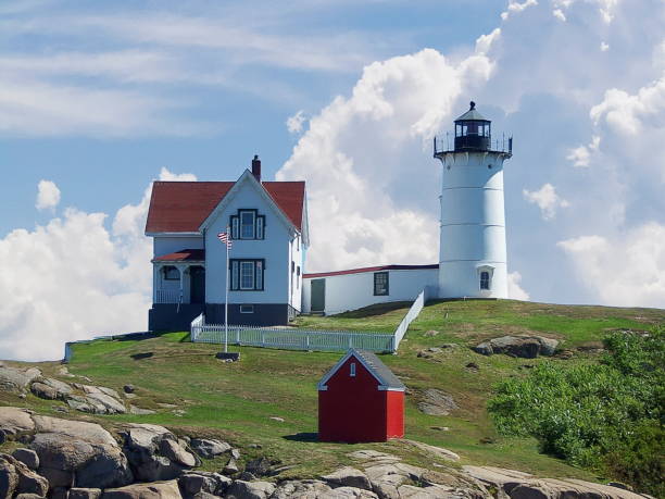 cape neddick nubble lighthouse - maine lighthouse york maine new england stock-fotos und bilder