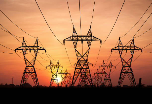 líneas eléctricas - electricidad fotos fotografías e imágenes de stock