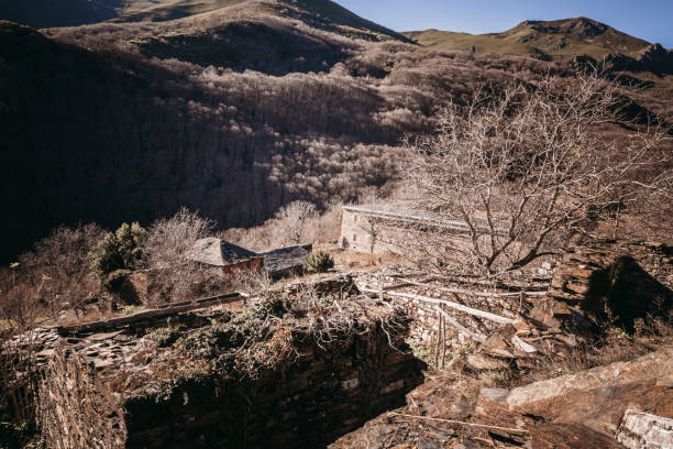 istock Old stone medieval town in north Spain 1162905812