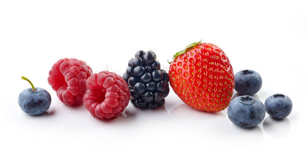 frische beeren isoliert auf weiß - strawberry fruit isolated freshness stock-fotos und bilder