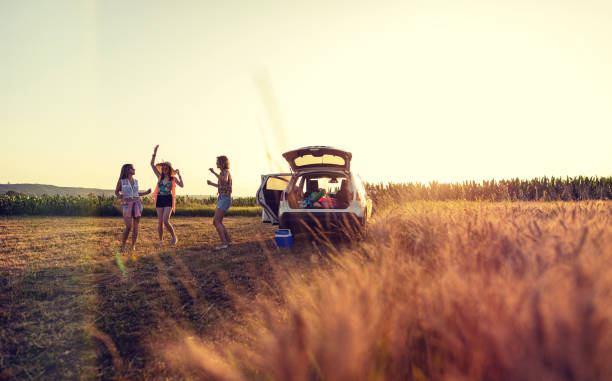 istock Small dance off on a field trip 1162924682