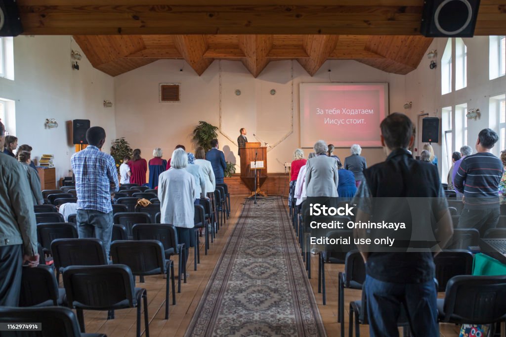 Oración En La Iglesia Adventista Del Séptimo Día Foto de stock y más banco de imágenes de Iglesia - Iglesia, Interior, Acontecimiento - iStock Oración En La Iglesia Adventista Del Séptimo Día Foto de stock y más banco de imágenes de Iglesia - Iglesia, Interior, Acontecimiento - iStock