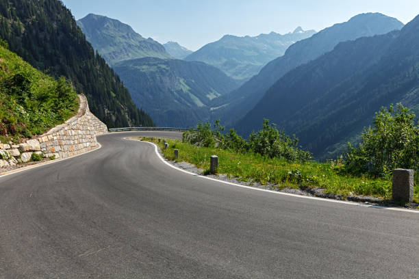 rano na silvretta-bielerhohe high alpine road w vorarlbergu, austria. - silvretta zdjęcia i obrazy z banku zdjęć