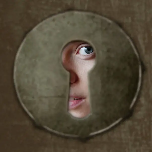 eye in key hole