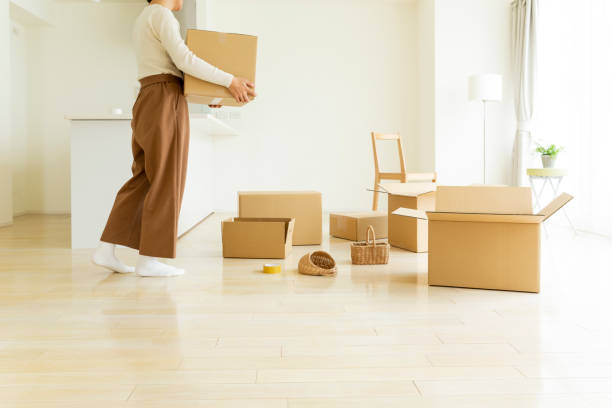 istock Women who are moving 1163079592